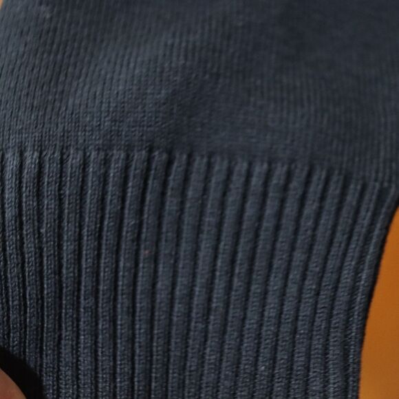 Forever 21 Black Crew Neck Sweater with Rock Band Graphic Oversized Small - Picture 12 of 15